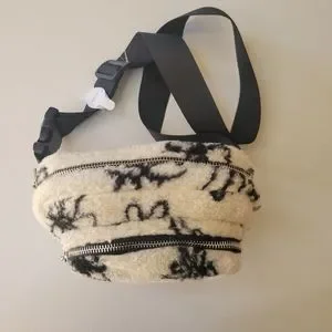 Madden Girl | Bags | Madden Girl Plush Belt Bag Nwot | Poshmark Madden Girl Cream Beltbag NWOT main image 0